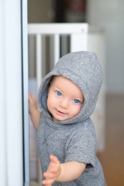 bebek çocuk yürümeyi öğrenme