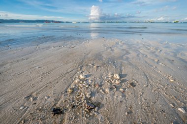 Sabah, Filipinler kumsalda.