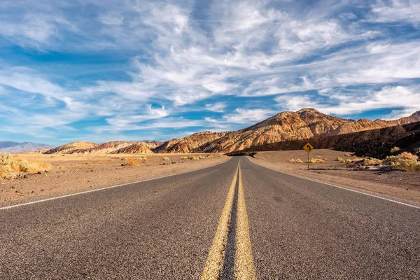 Autostrady w Death Valley National Park, California — Zdjęcie stockowe