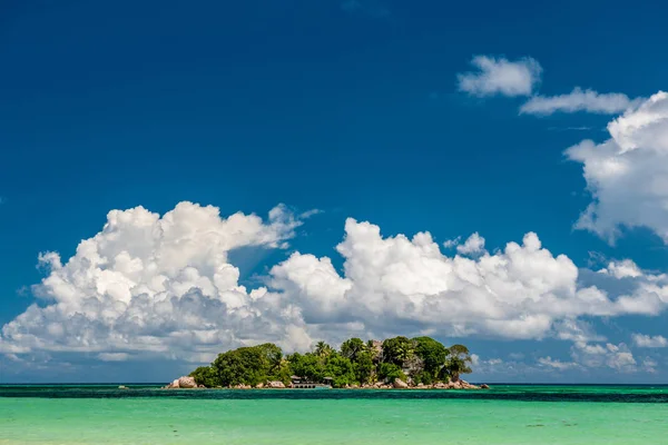 Tropický ostrov na Seychely — Stock fotografie
