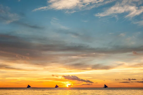 Vacker solnedgång på Boracay beach — Stockfoto