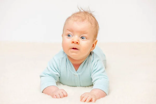 Twee maanden oude baby — Stockfoto