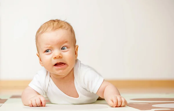 Bambino di quattro mesi — Foto Stock