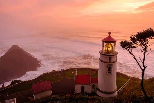 Farol de cabeça Heceta ao pôr do sol — Fotografia de Stock