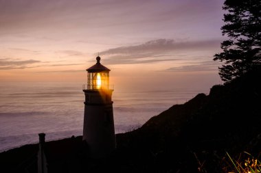 Gün batımında Heceta kafa feneri