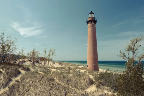 Lilla Sable Point Lighthouse i sanddyner — Stockfoto