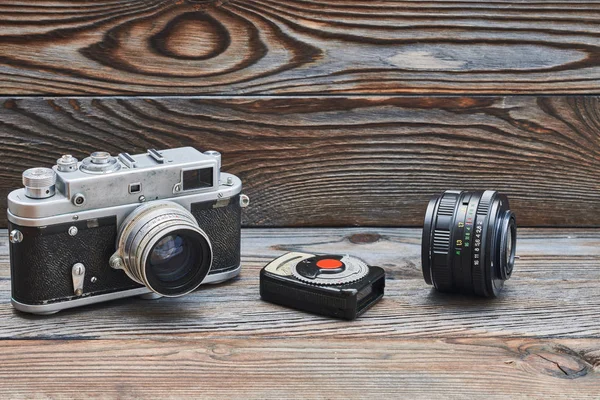 복고풍 rangefinder 카메라와 빛 미터 — 스톡 사진