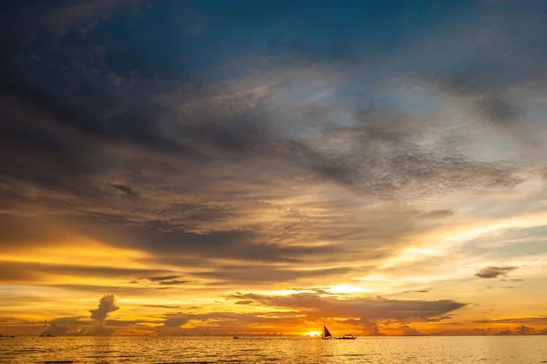 Prachtige zonsondergang Boracay Beach — Stockfoto