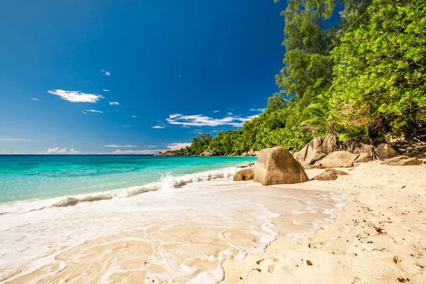 Schöner Strand anse intendance — Stockfoto