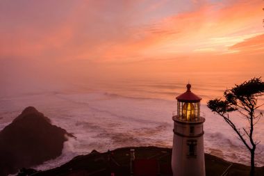 Gün batımında Heceta kafa feneri