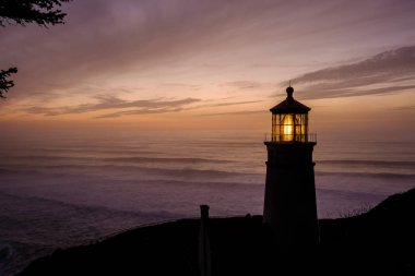 Gün batımında Heceta kafa feneri