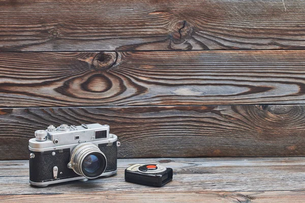 Vintage dálkoměrný fotoaparát a expozimetr — Stock fotografie