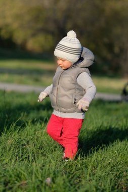 yürümeye başlayan çocuk yelek ceket 