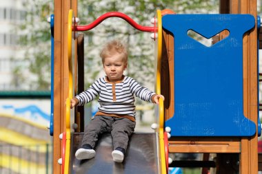 yürümeye başlayan çocuk bahçesi slayt