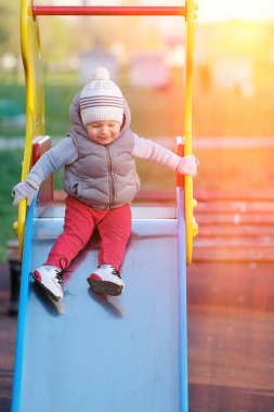 yürümeye başlayan çocuk bahçesi slayt