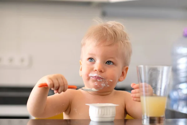 Baby boy with dirty messy face — Stock Photo, Image