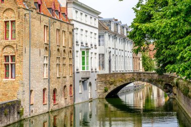 Bruges cityscape su kanalı ile 