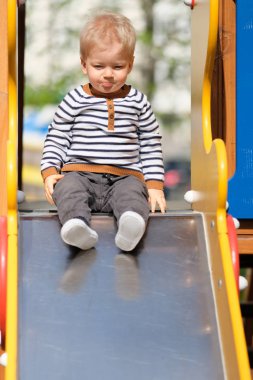 yürümeye başlayan çocuk bahçesi slayt