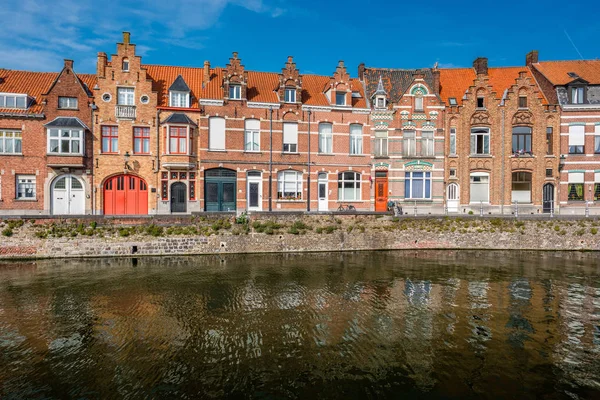 Bruges cityscape with bridge — Stock Photo, Image