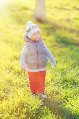 yürümeye başlayan çocuk yelek ceket 