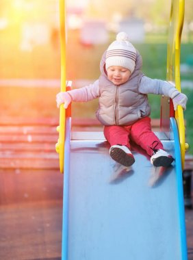 yürümeye başlayan çocuk bahçesi slayt