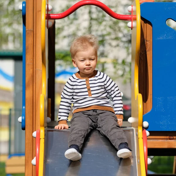yürümeye başlayan çocuk bahçesi slayt