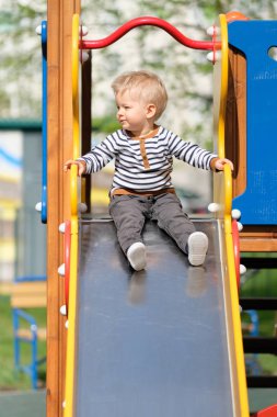 yürümeye başlayan çocuk bahçesi slayt