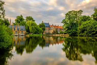 Bruges cityscape Gölü ile