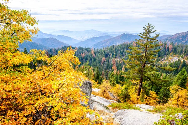 Гірський пейзаж восени — стокове фото