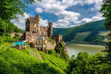 Almanya'da Rheinstein Castle.