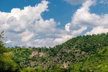 Katz Castle ile peyzaj 
