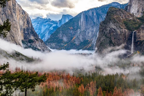 Őszi reggel a Yosemite-völgy — Stock Fotó