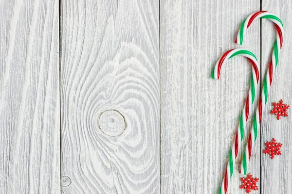 Weihnachtsdekoration auf Holz — Stockfoto