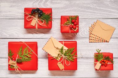 Paketlenmiş Noel hediyeleri