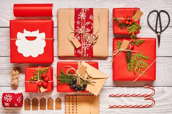 Presentes de Natal embrulhados — Fotografia de Stock