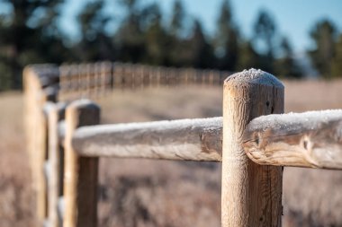 hoarfrost tarihinde ahşap çit