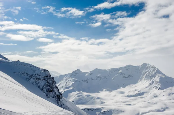 Snowcovered гірський ландшафт — стокове фото