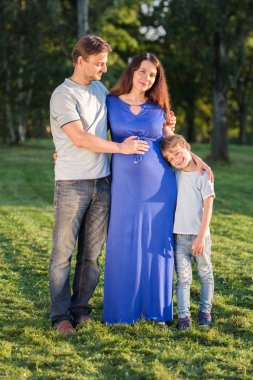 Anne ve çocuk sarılma