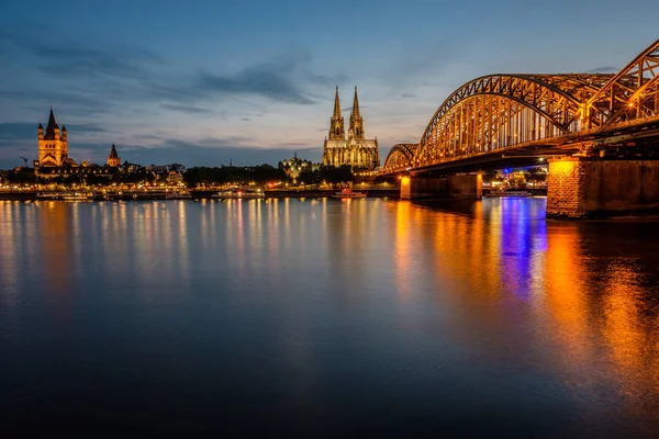 Гогенцоллернский мост ночью — стоковое фото