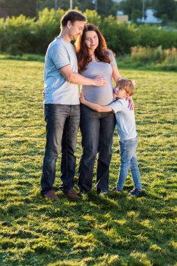 Anne ve çocuk sarılma