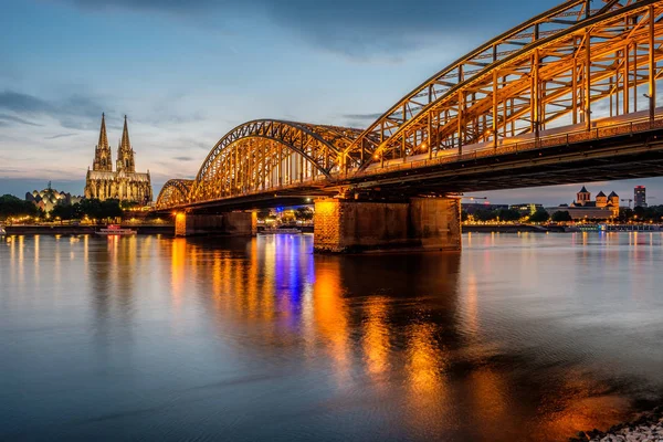Ponte Hohenzollern à noite — Fotografia de Stock