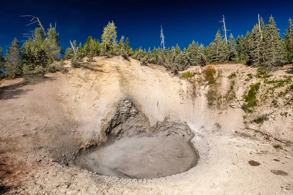 Hot boiling mud in Yellowstone — Stock Photo, Image