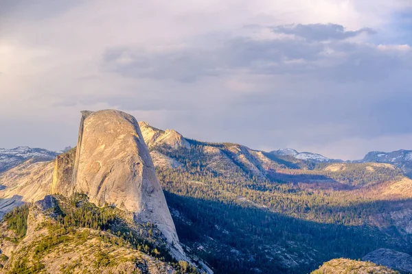 Dolina Yosemite National Park summer krajobraz, Glacier Point — Zdjęcie stockowe