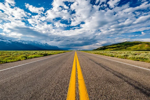 Autostrada vuota aperta nel Wyoming — Foto Stock
