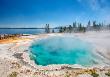 Kaplıca Siyah Havuzu Yellowstone Milli Parkı'nda, Batı başparmak Şofben Havza alanı, Wyoming, ABD sıcak