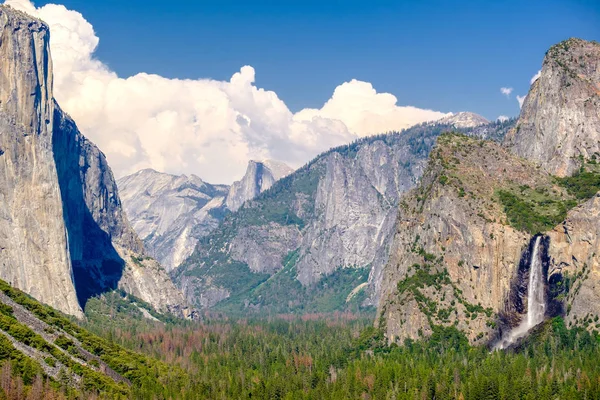 Yosemite National Park Valley Summer Landscape Tunnel View 美国加利福尼亚 — 图库照片