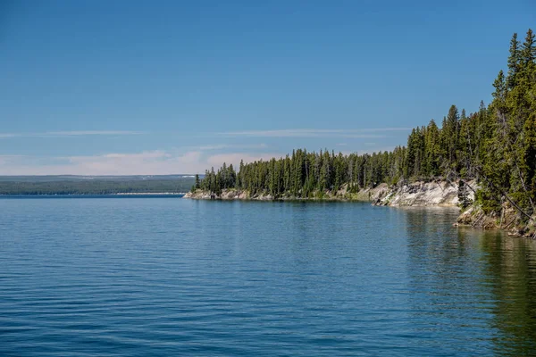 Lago Yellowstone Con Paesaggio Forestale Wyoming Usa — Foto Stock