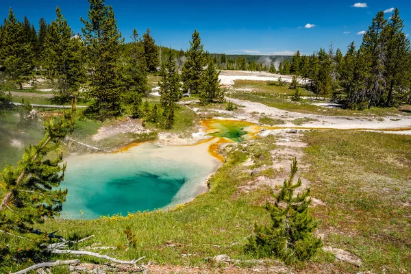 Termas Termales Parque Nacional Yellowstone Zona West Thumb Geyser Basin — Foto de Stock