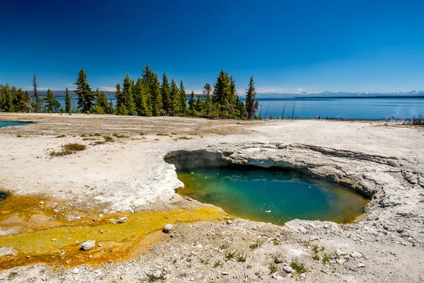 Hot Thermal Spring Yellowstone National Park West Thumb Geyser Basin — Stok Foto
