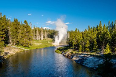 Nehir kenarında Şofben, patlama